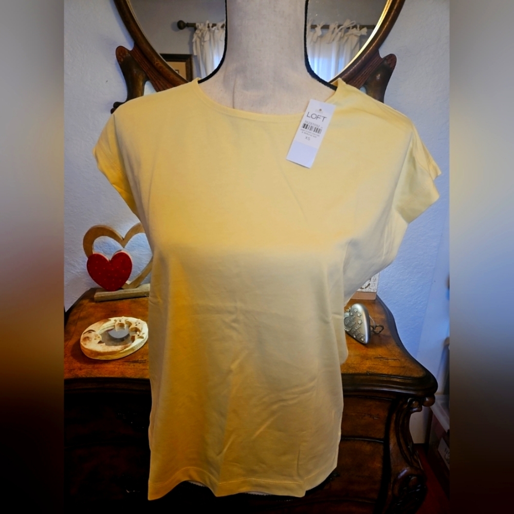 NWT LOFT Women's Yellow XS Modern Wedge Tee